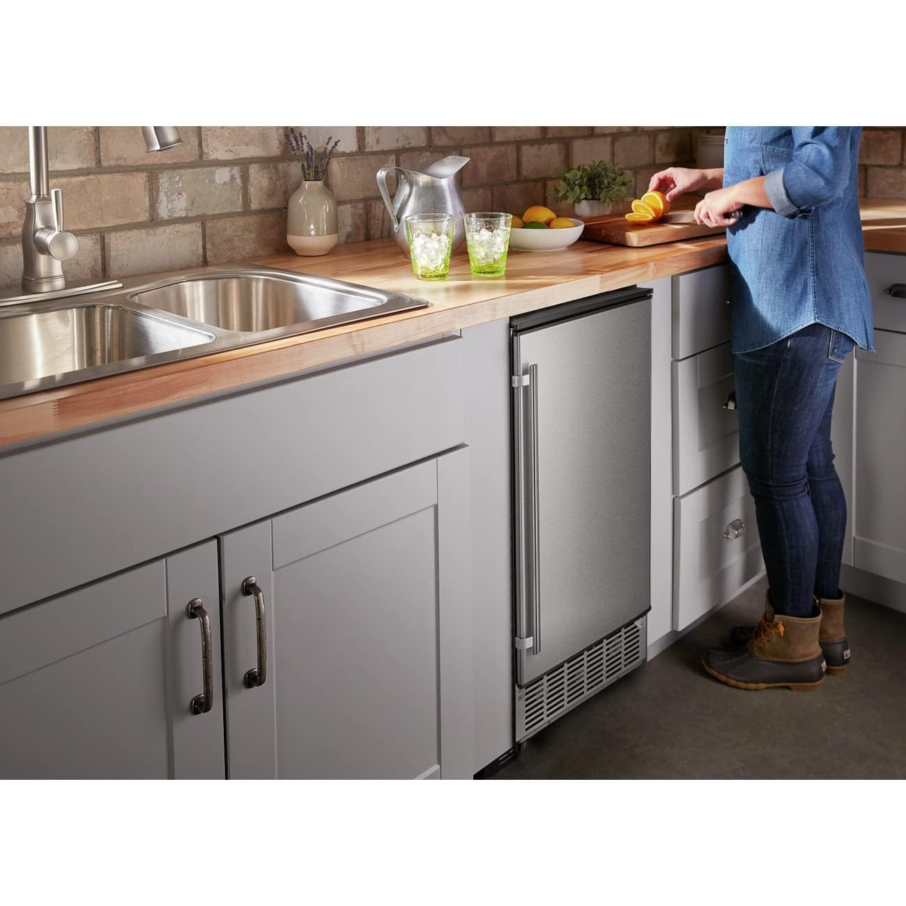 100LBS/200LBS/265LBS  Freestanding Commercial Ice Maker Z5845A